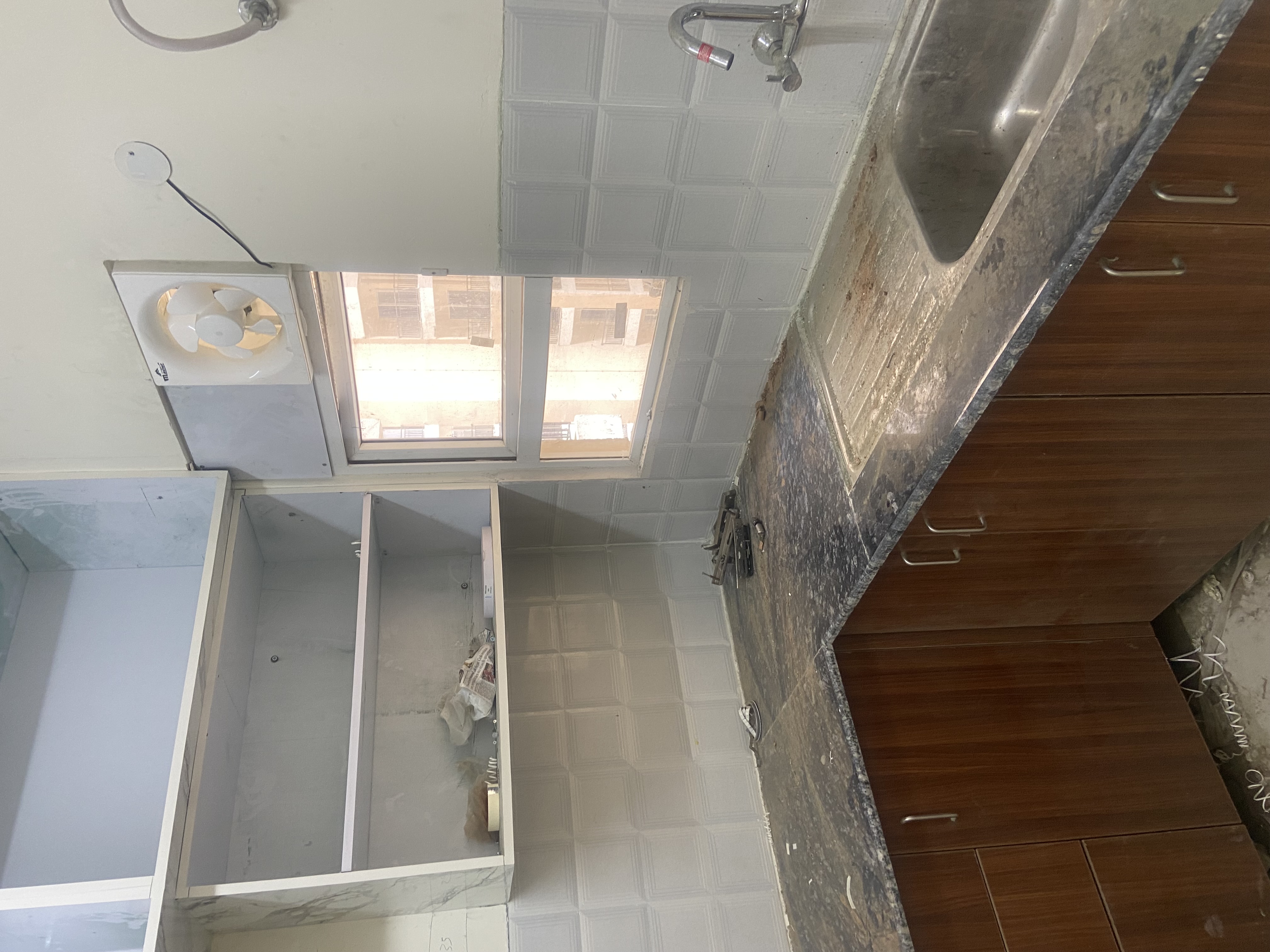 Spacious 3 bedroom house in greater Noida west semi furnished — 4