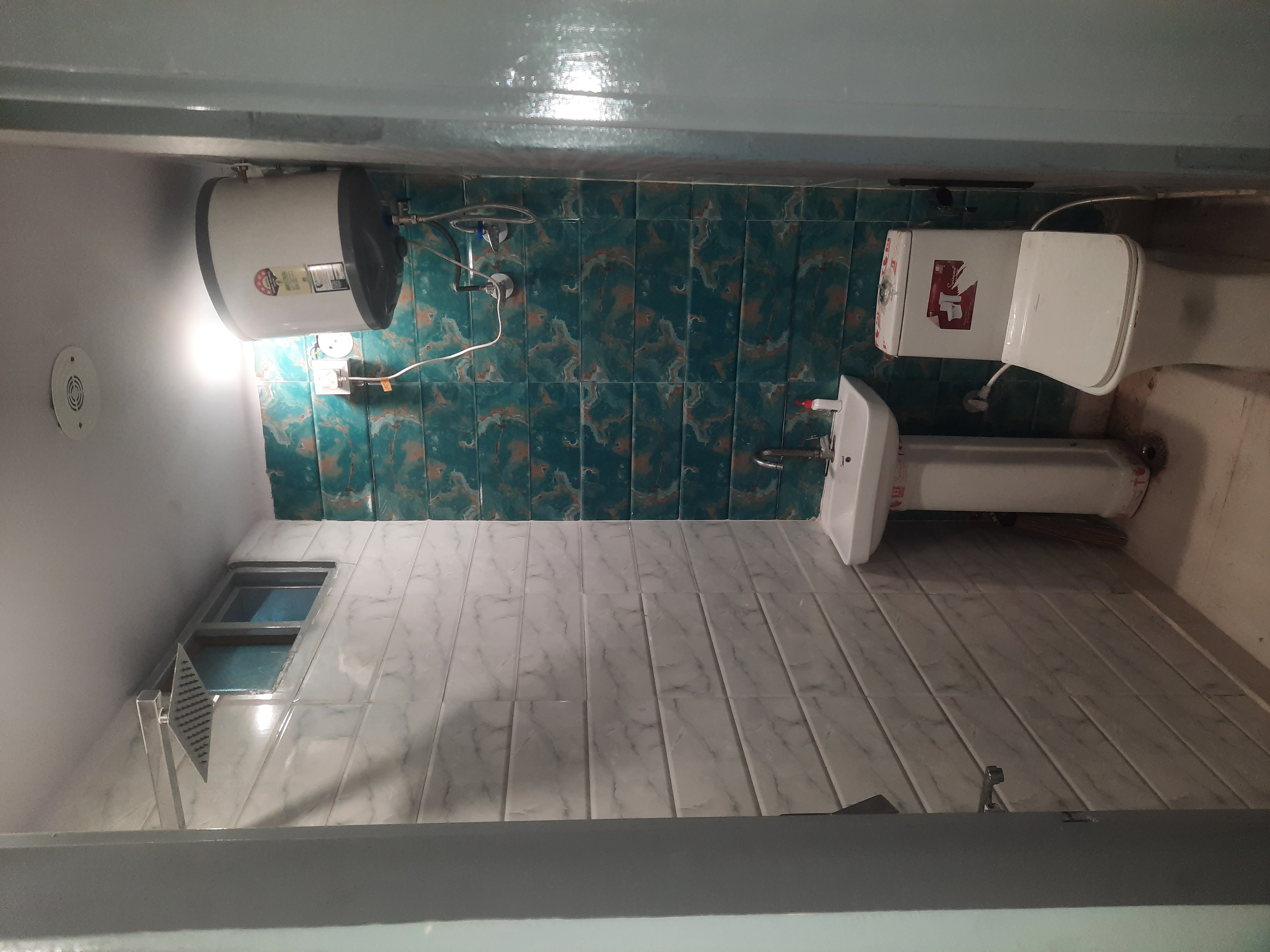 1 bhk near metro station — 5