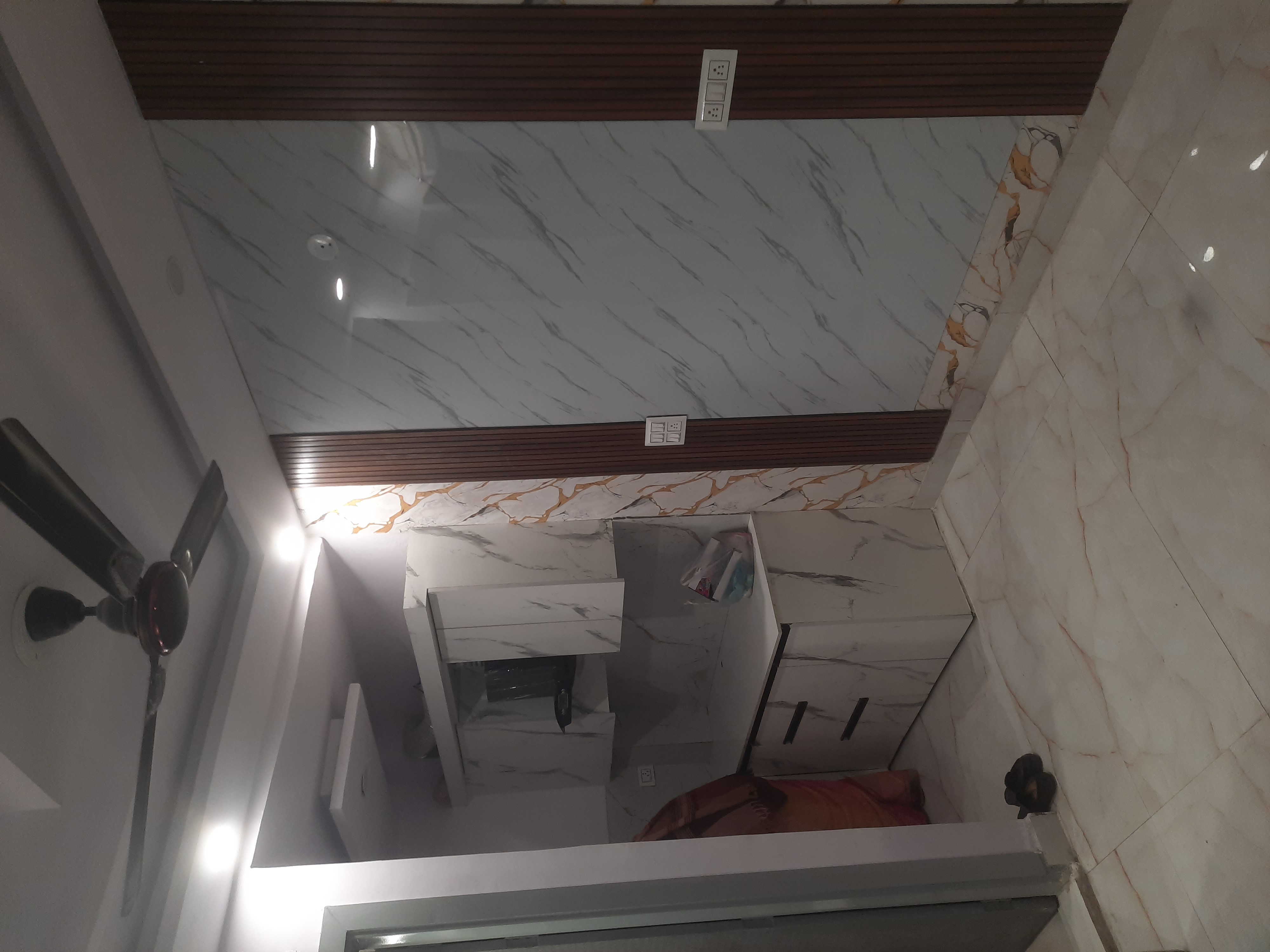 1 bhk near metro station — 1