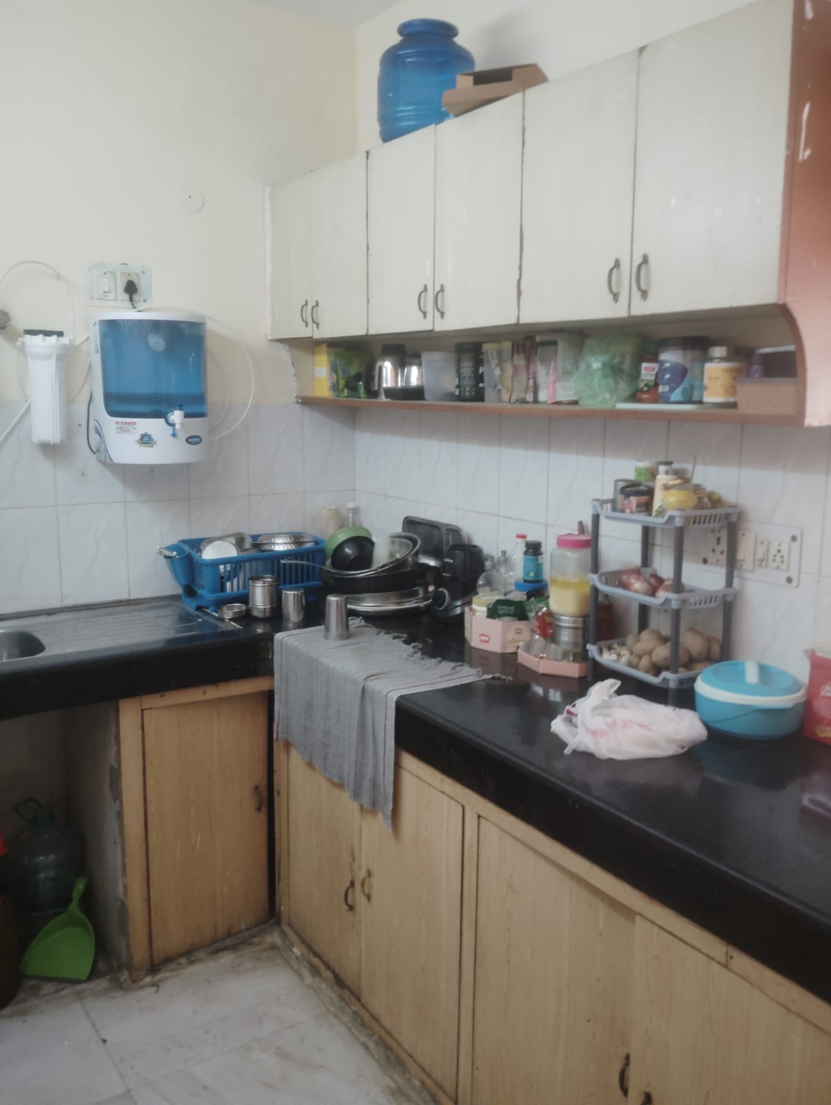 1 bhk independent 2nd floor opp Sec 56 HUDA Market for family or bachelors, should be working in a reputed company. — 5