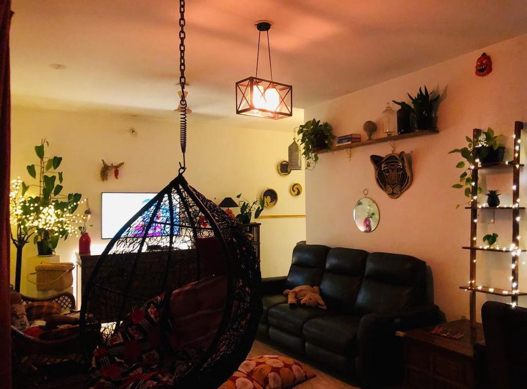 Fully Furnished 2BHK Corner Flat for Rent in Marvel Fria, Wagholi